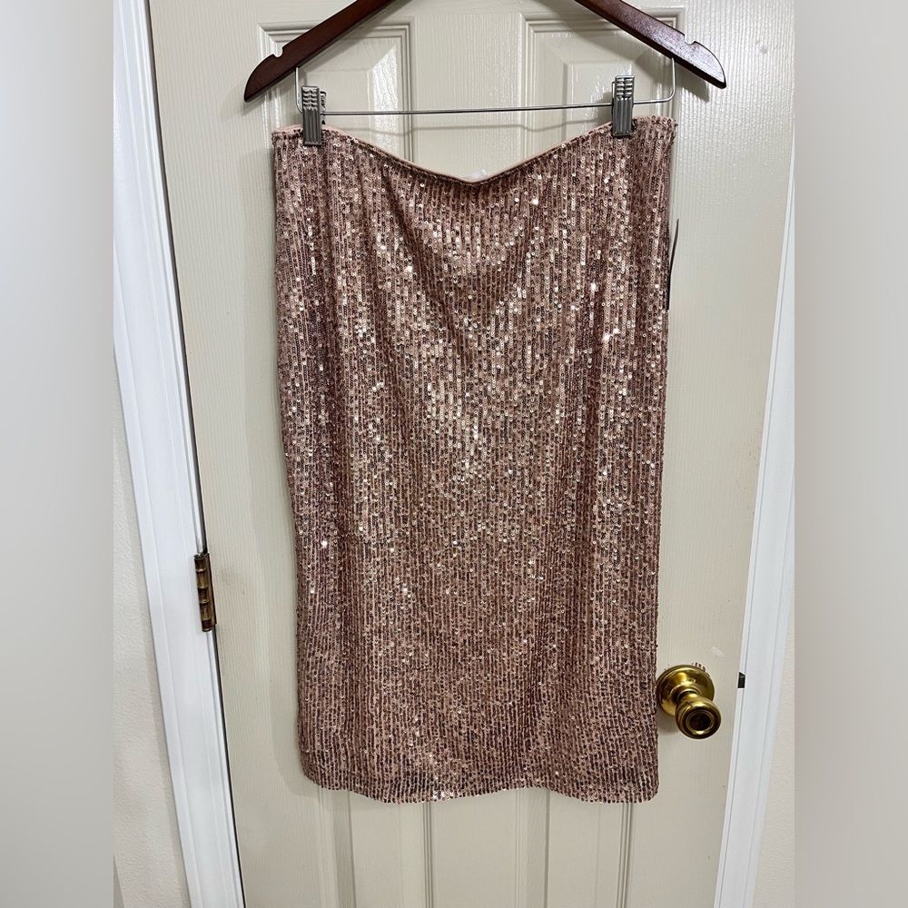 Time and Tru Women's Sequin Pull On Skirt with Side Slit, Size Medium, Rose Gold